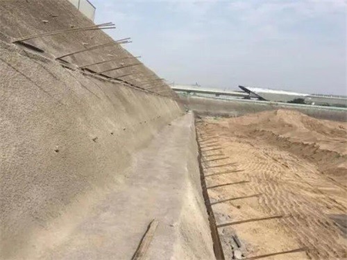 海东河道边坡加固
